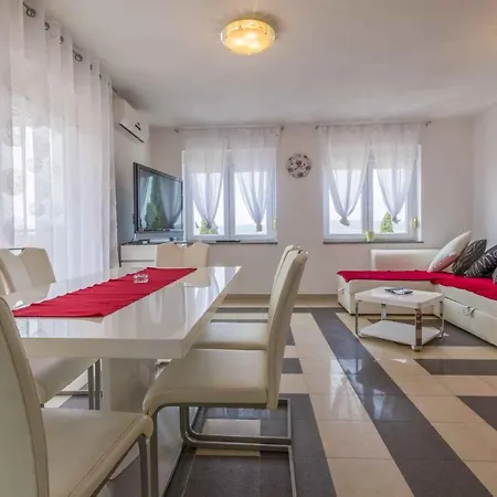 In 39062 Apartment *
